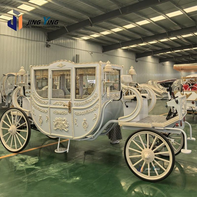 HC002-Beautifully Designed Royal Carriage – Customizable for Your Wedding or Event